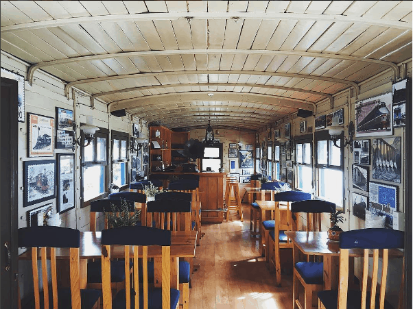 Không gian quán Dalat Train Coffee