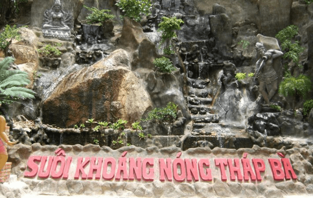 Dịch vụ tắm bùn Tháp Bà nổi tiếng ở Nha Trang (Ảnh ST)