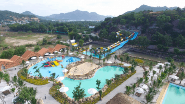 Các hoạt động vui chơi khác bên hồ bơi trong khu suối khoáng nóng I-Resort (Ảnh: Sưu tầm)