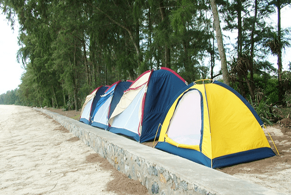 Cắm trại cạnh biển Hồ Tràm rất thú vị