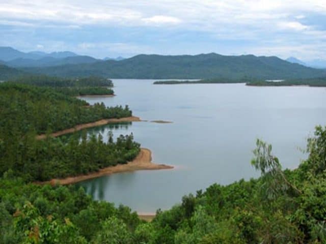 cảnh hồ phú ninh
