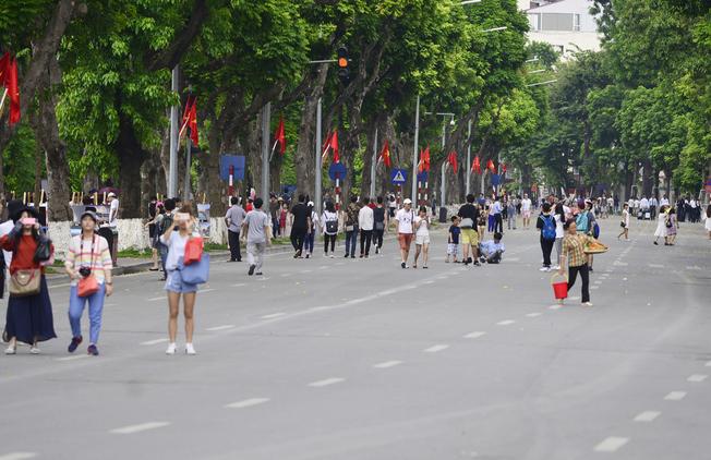 Khu phố đi bộ Hồ Gươm