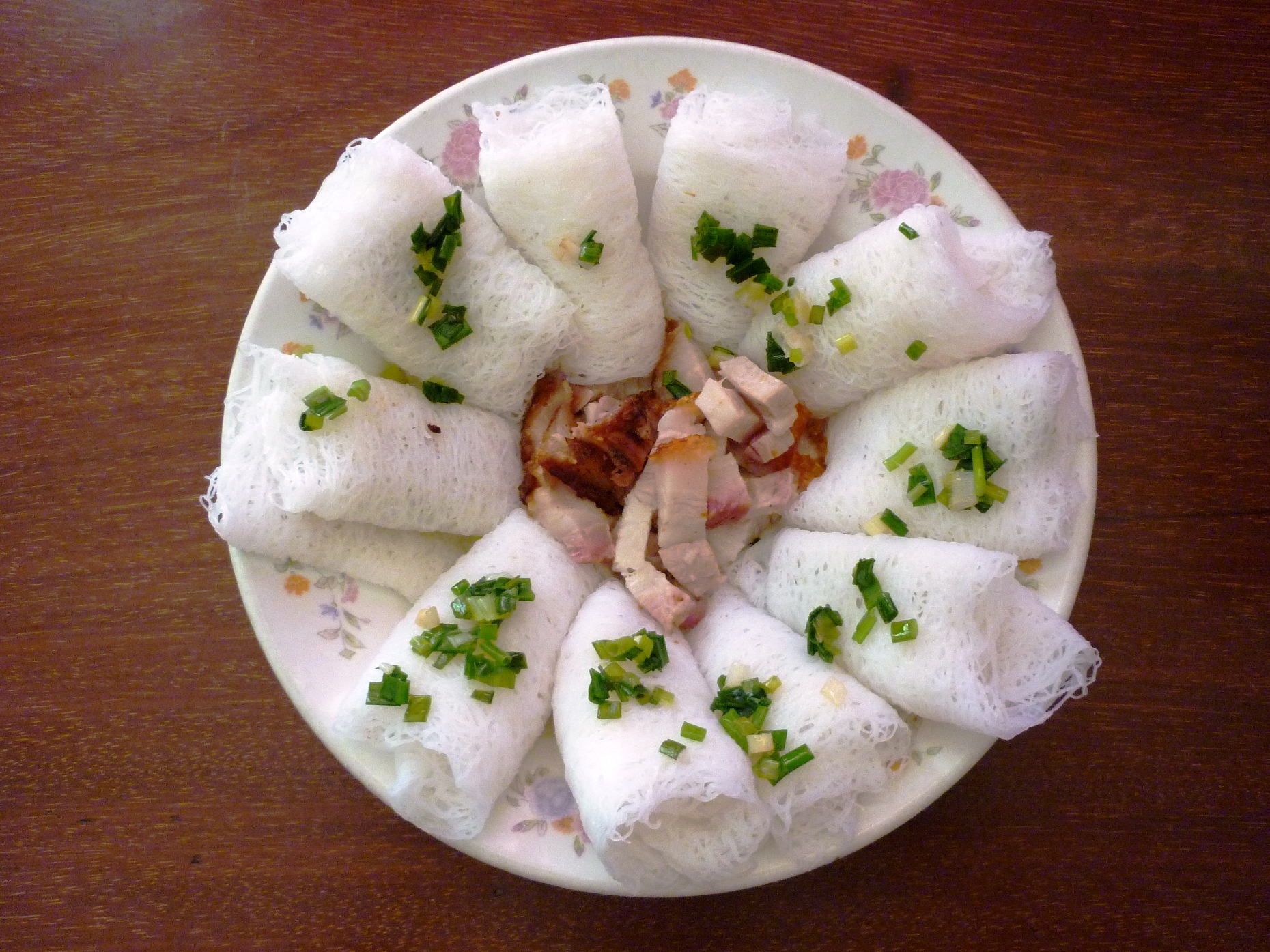 Thịt heo ăn kèm bánh hỏi Bình Định