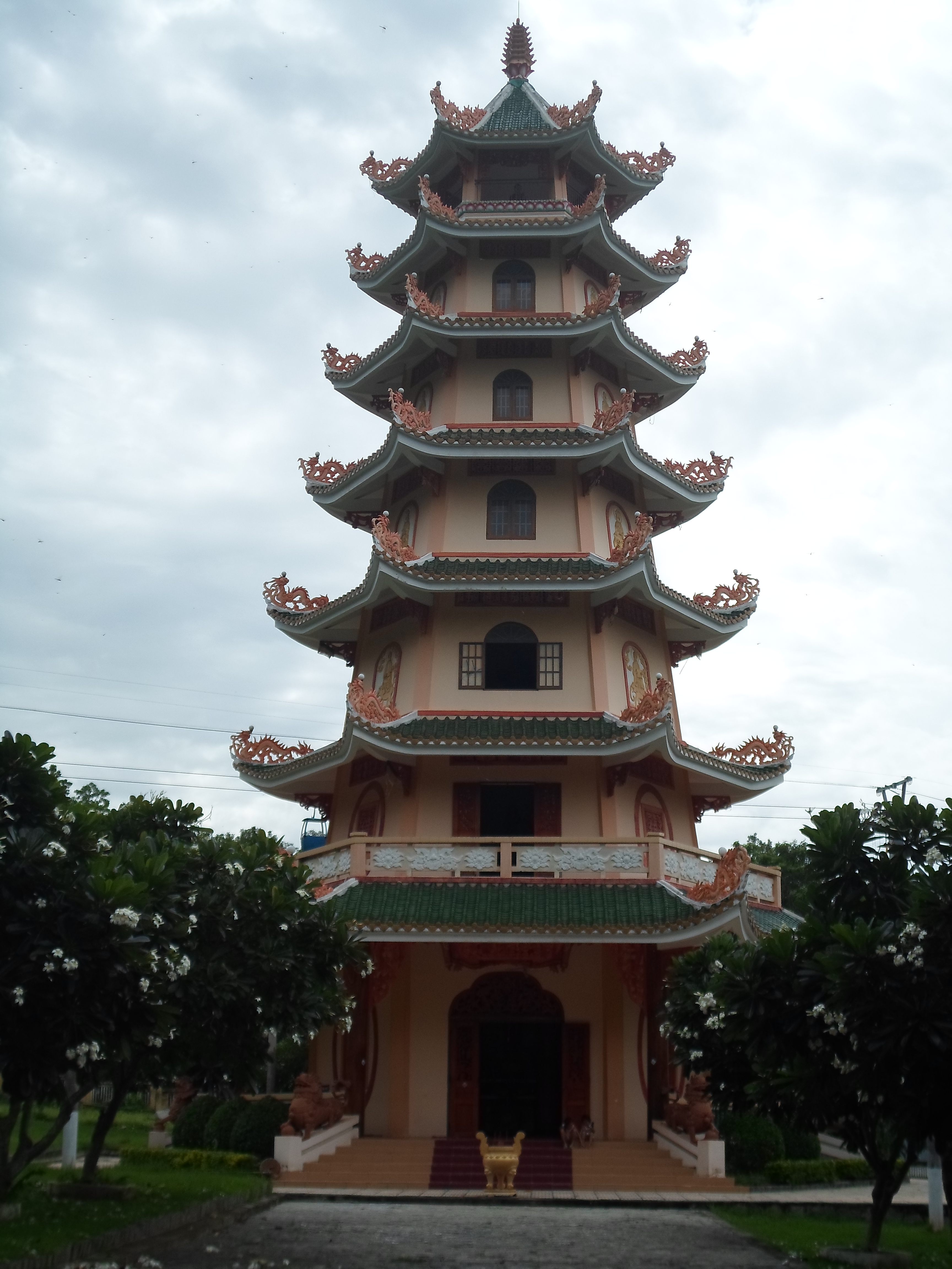 Những ngôi chùa nằm trong khu du lịch núi Bà Đen - lễ hội núi Bà Đen