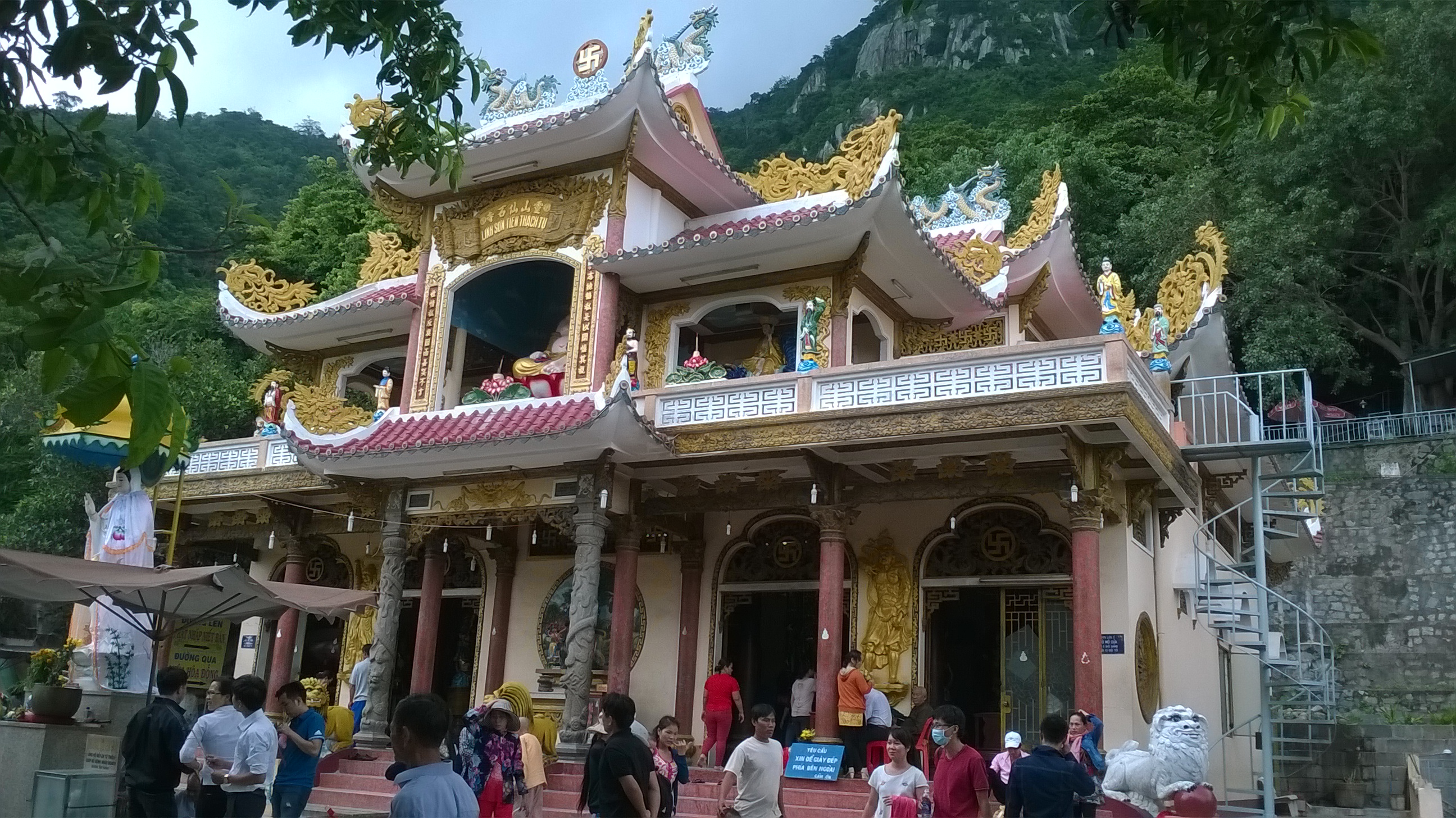 Điện Bà là trung tâm của lễ hội núi Bà Đen - lễ hội núi Bà Đen