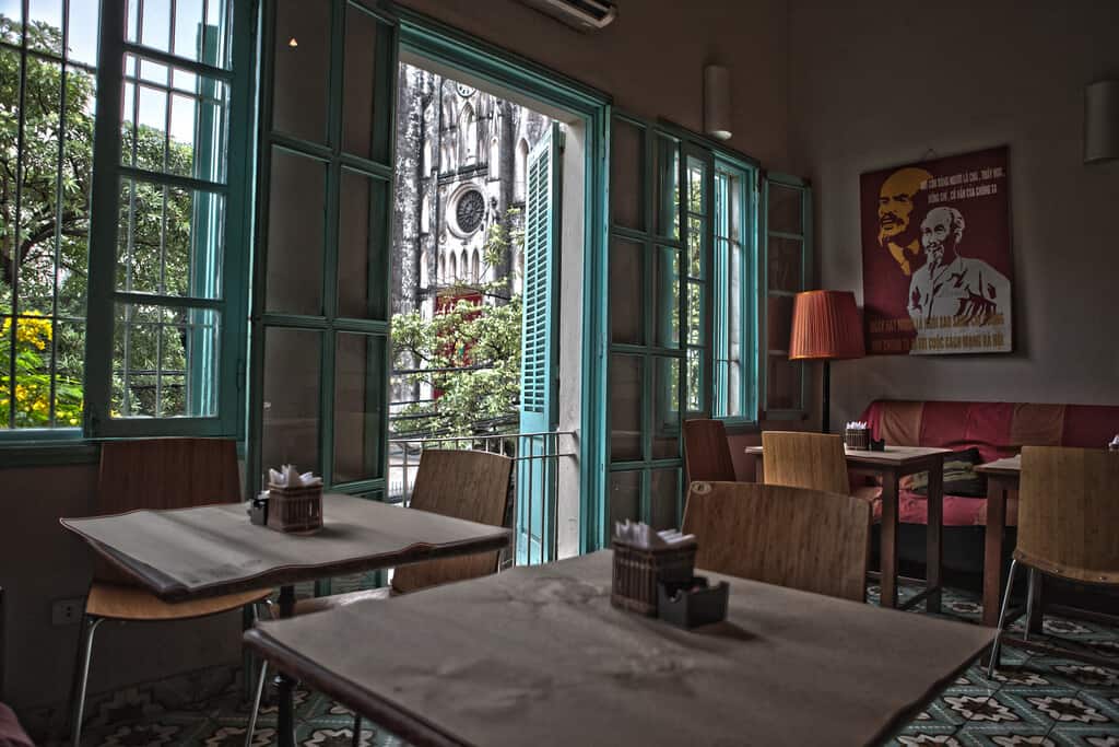 Không gian La Place Cafe đơn giản nhưng vẫn đầy nổi bật