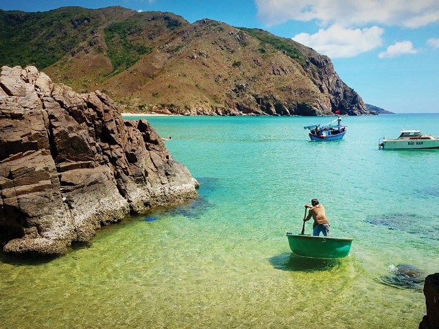 Bãi Kỳ Co Quy Nhơn với biển đẹp