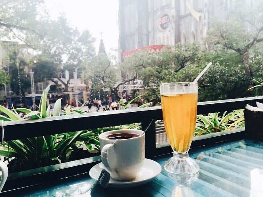 Điều làm nên nét đặc biệt của La Place còn đến từ khung cảnh bên ngoài cửa sổ