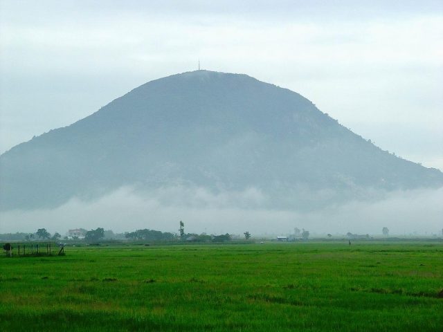 máng trượt núi Bà Đen