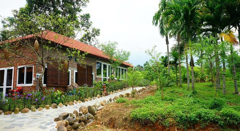 khuôn viên Lai Farm một trong những nhà nghỉ Ba Vì
