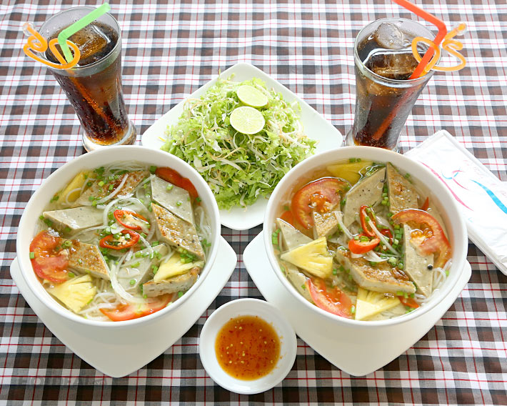 Bún chả cá – đặc sản Nha Trang (Ảnh: ST)