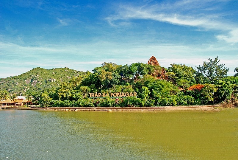 Tháp Bà Ponagar Nha Trang – quần thể kiến trúc văn hóa Chăm Pa lớn nhất miền Trung Việt Nam (Ảnh: ST)