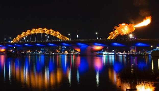 “Cầu quay sông Hàn” điểm thu hút của thành phố Đà Nẵng Cau-rong-da-nang-1