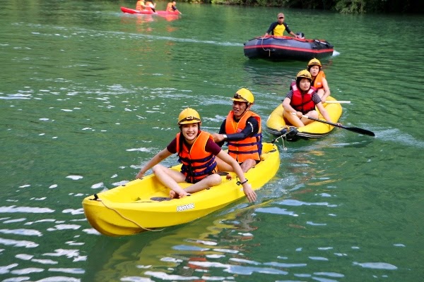 Chèo thuyền Kayak khám phá sông Chày Chèo thuyền Kayak khám phá sông Chày