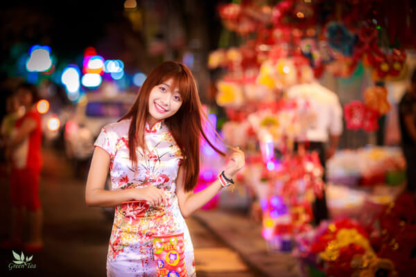 chụp ảnh ở phố cổ