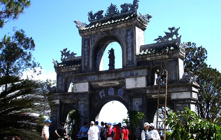 Cổng chùa Linh Ứng Bà Nà Cổng chùa Linh Ứng Bà Nà