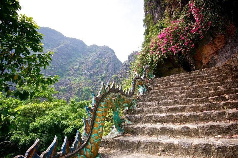 đường lên hang múa