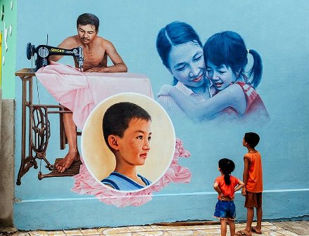 Mình được lên tivi kìa- Làng bích họa Tam Thanh tại Việt Nam