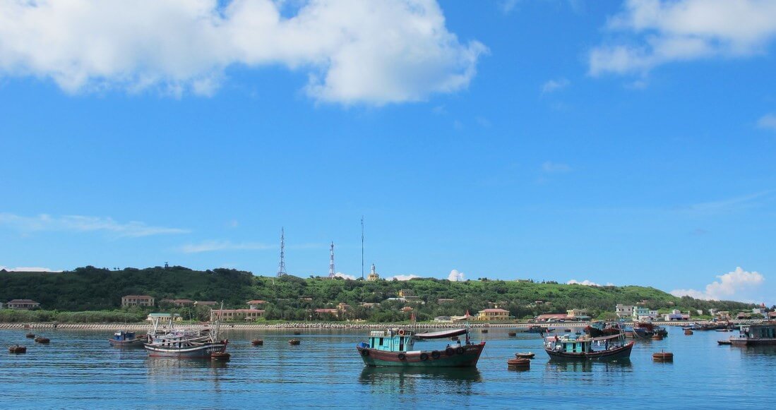 tàu ra bạch long vĩ