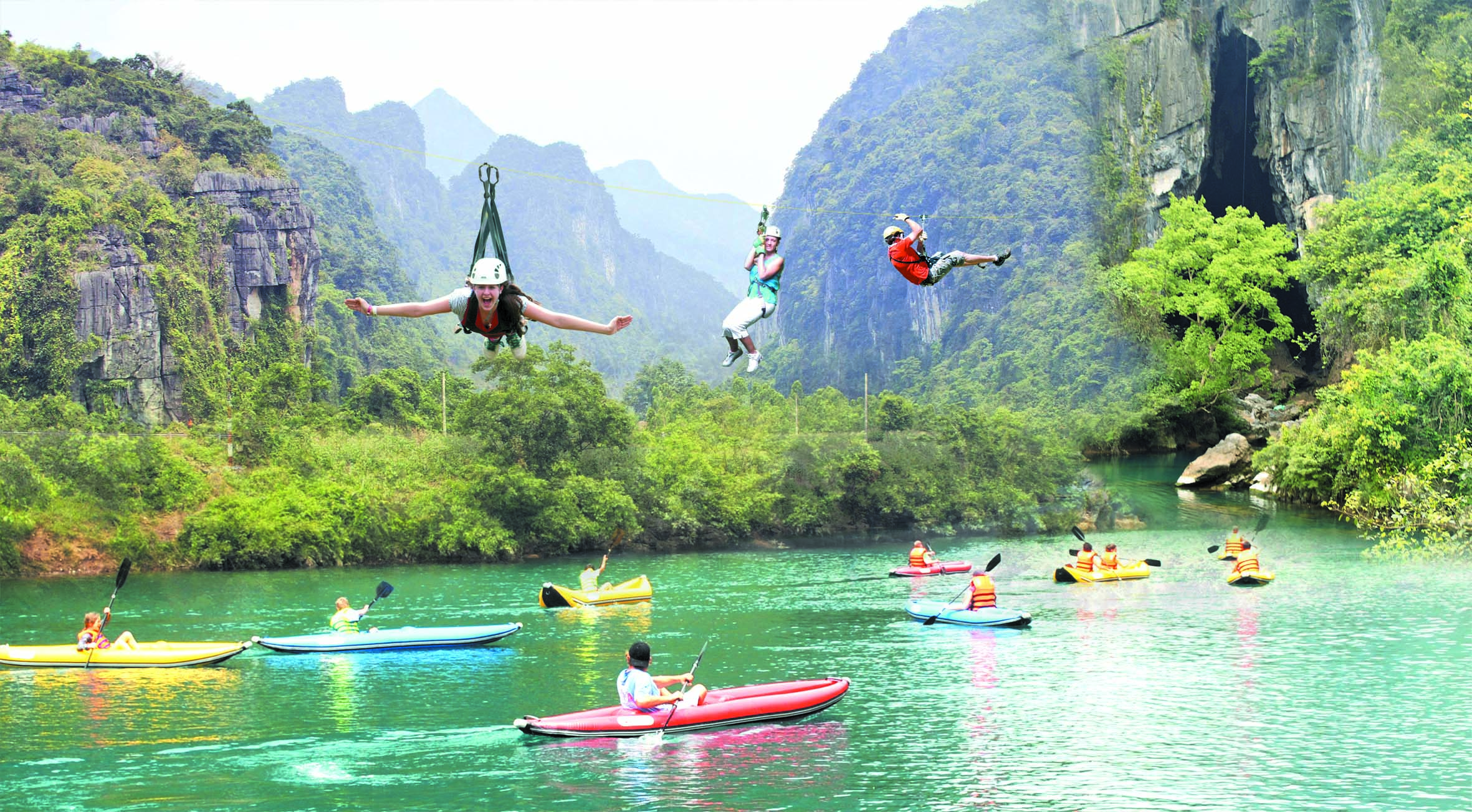 Trải nghiệm khá mới mẻ và thu hút khách nước ngoài là trò mạo hiểm Zipline 01