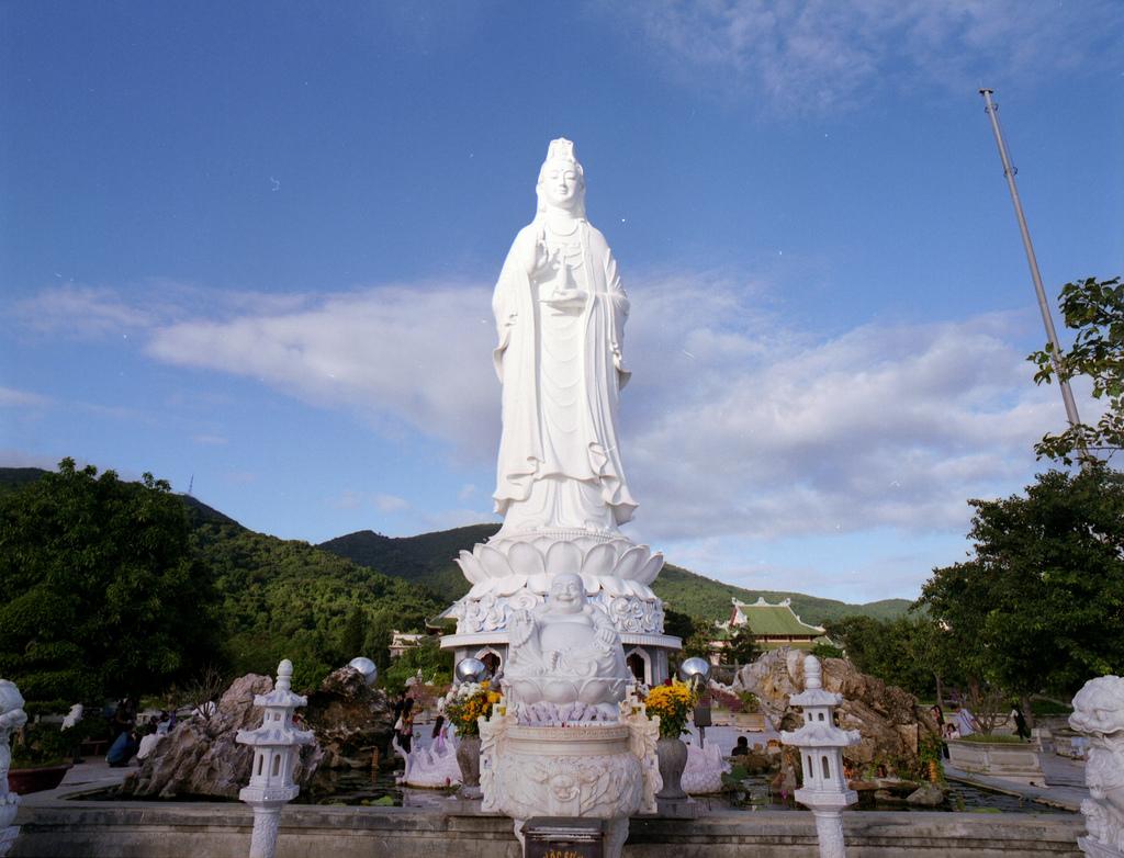 Tượng Phật Bà Quan Thế Âm 01