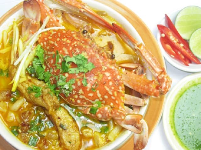 "..Bạn sẽ cảm nhận được vị ngon ngọt của ghẹ cộng với vị thơm thơm của rau và vị chua của chanh trong tô bánh canh đậm đà" (Ảnh sưu tầm)
