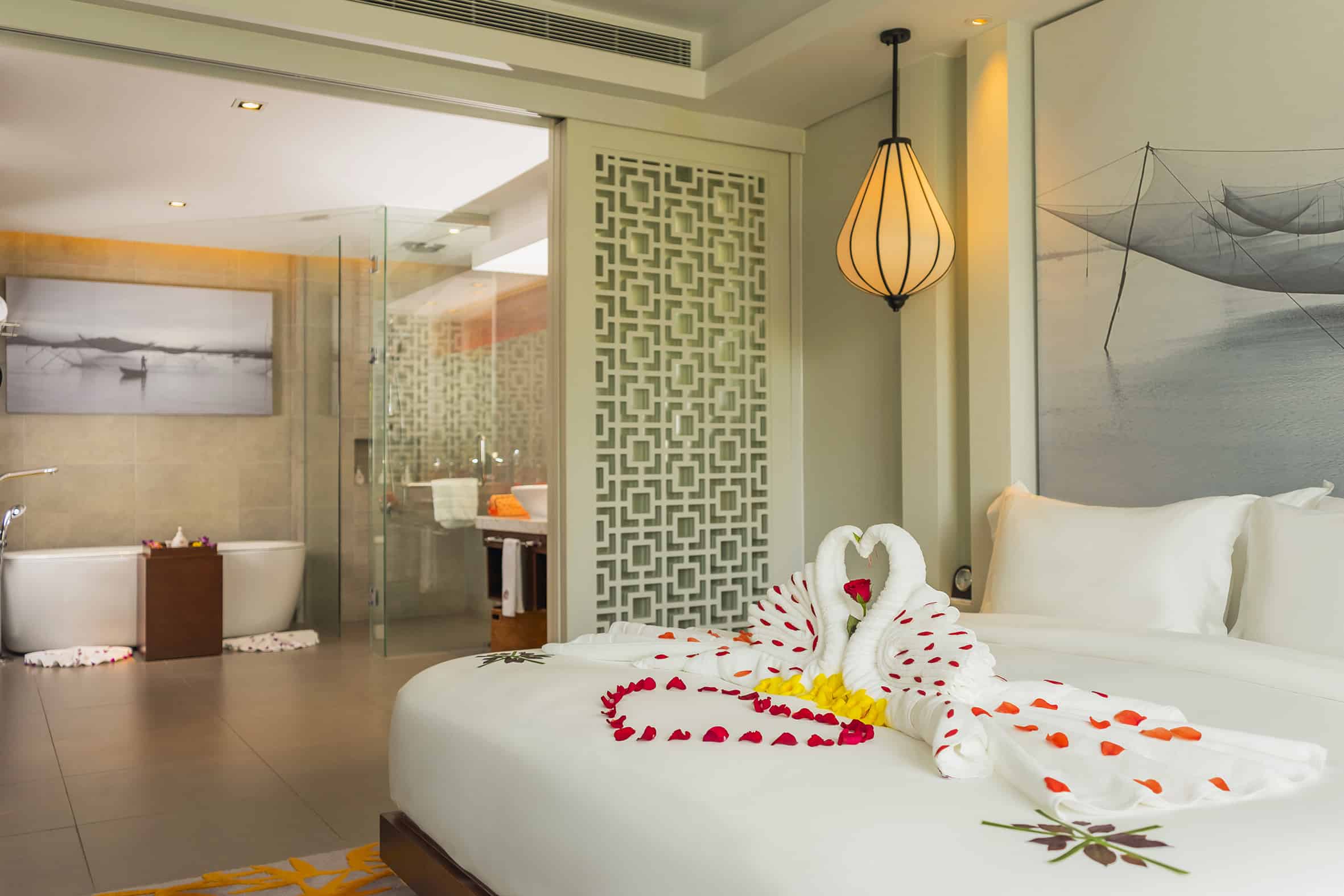 Phòng ngủ tại Angsana Lăng Cô Huế Resort
