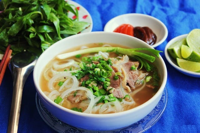 ăn phở Hà Nội ở đâu ngon thì không thể bỏ qua phở Thìn Lò Đúc