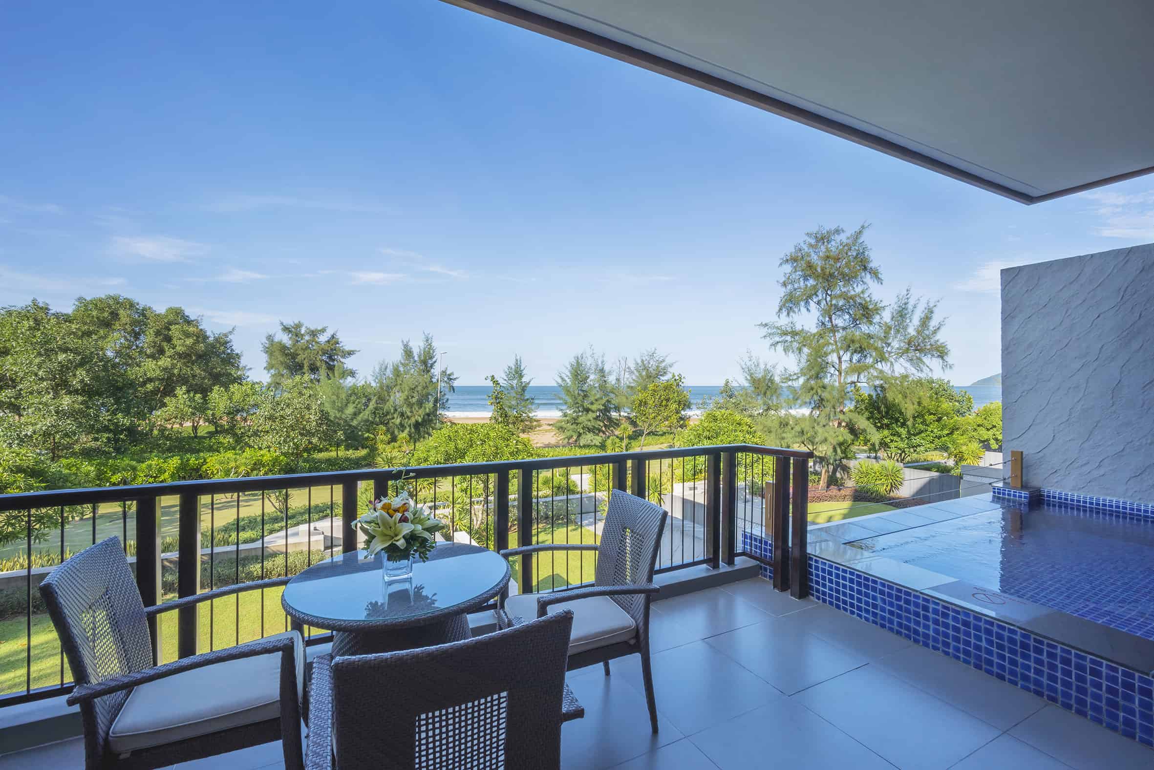 Hồ bơi view cực đẹp - Angsana Lăng Cô Resort 01