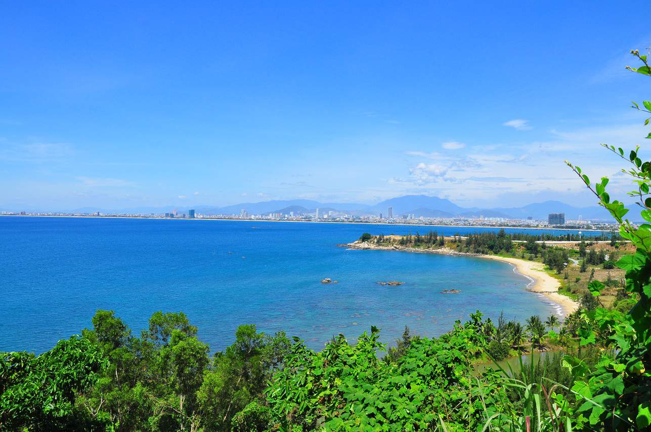 Bãi biển Làng Vân - một trong những bãi biển Đà Nẵng đẹp Bãi biển Làng Vân - một trong những bãi biển Đà Nẵng đẹp