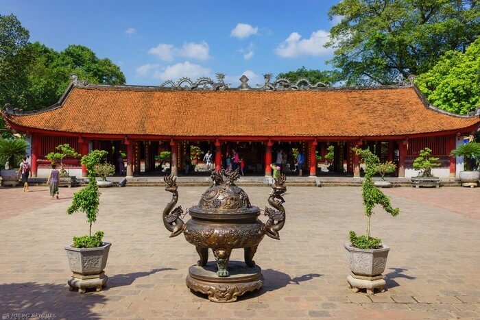 Bái đường ở Văn Miếu