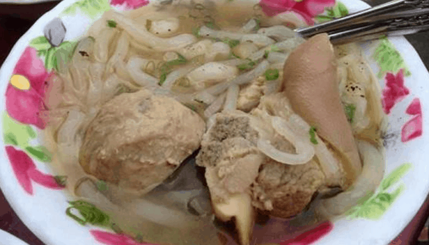 Bánh canh bò viên là món ăn ngon mà bạn nên tới thưởng thức khi vào quận 1 Bánh canh bò viên là món ăn ngon mà bạn nên tới thưởng thức khi vào quận 1