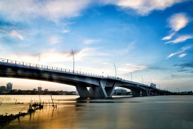 Cầu Thủ Thiêm trên nền trời xanh (Ảnh: ST) Cầu Thủ Thiêm trên nền trời xanh (Ảnh: ST)