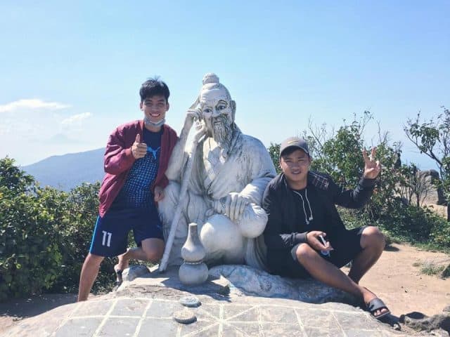 Chụp ảnh cùng tiên cờ Đế Thích trên Đỉnh bàn cờ Chụp ảnh cùng tiên cờ Đế Thích trên Đỉnh bàn cờ