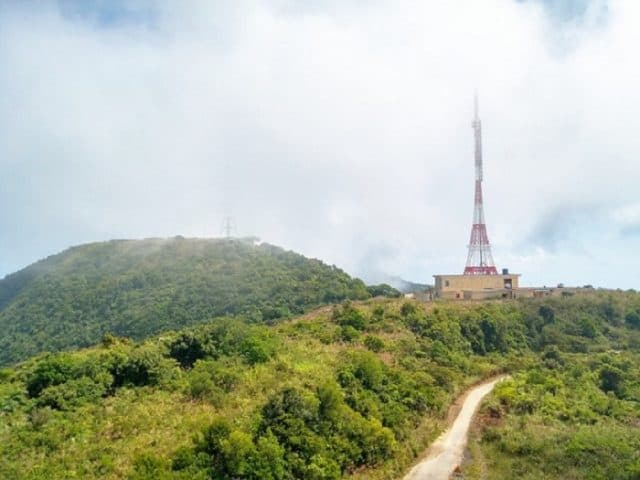 Có những đoạn đường rất hẹp khi lên đỉnh Bàn Cờ Có những đoạn đường rất hẹp khi lên đỉnh Bàn Cờ