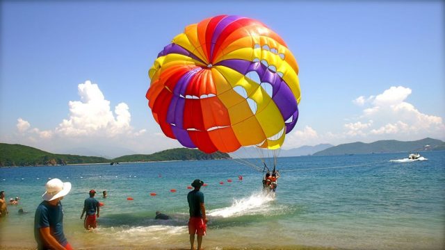 vui chơi tại các địa điểm du lịch nha trang