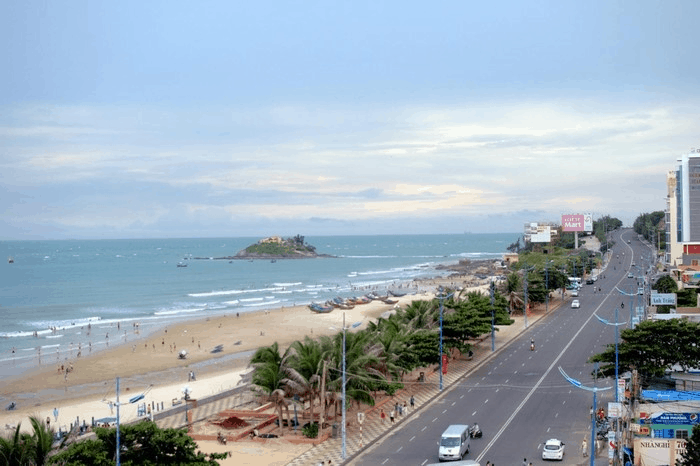Biển và thành phố Vũng Tàu nhìn từ đồi Con Heo Biển và thành phố Vũng Tàu nhìn từ đồi Con Heo
