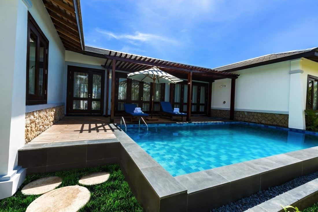 Bể bơi riêng tại Duyên Hà Resort