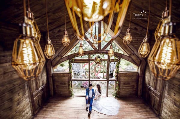 Lung linh không gian bên trong phim trường Smiley Ville 