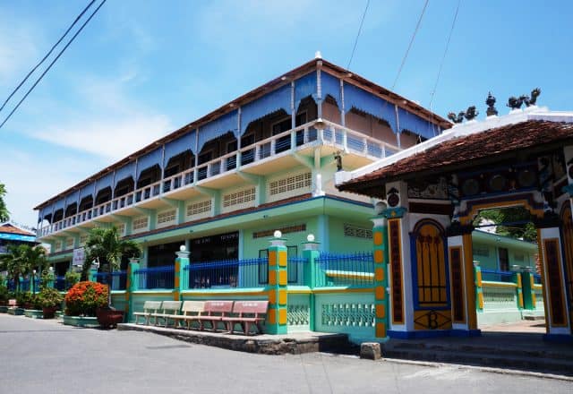 Điểm Du lịch làng bè long sơn Vũng Tàu - Nhà lớn ông Trần (Ảnh: ST) Điểm Du lịch làng bè long sơn Vũng Tàu - Nhà lớn ông Trần (Ảnh: ST)