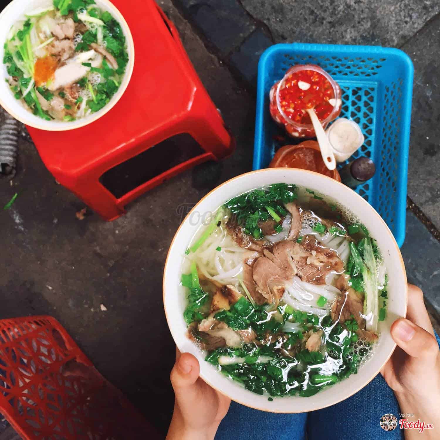Độc đáo với phở bưng Hàng Trống