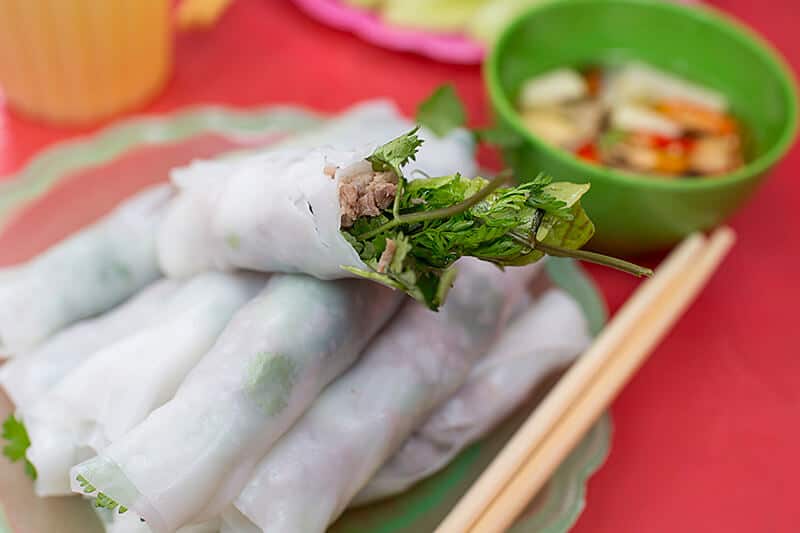 phở cuốn Hưng Bền món ăn vặt ngon ở Hà Nội
