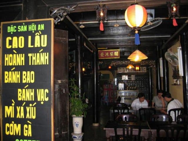 Quán cao lầu Hội An mang đậm phong cách phố cổ