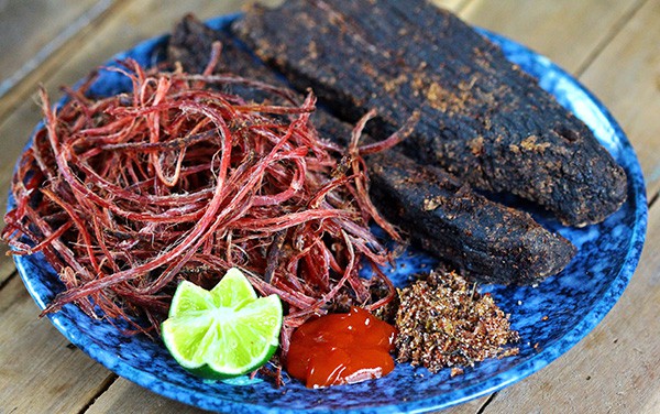 thịt trâu gác bếp
