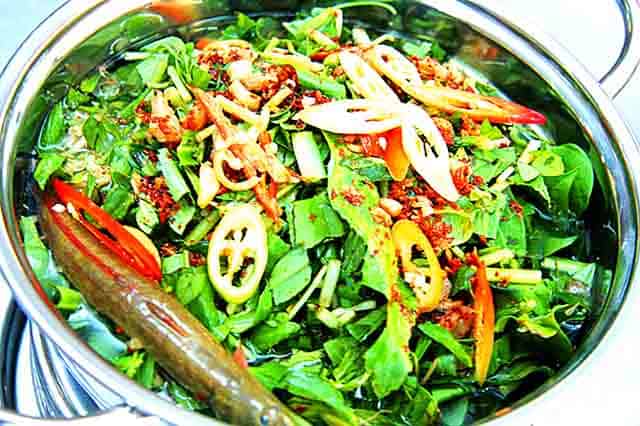 Loại lá chủ đạo trong nồi lẩu cá Kèo (Ảnh: ST)