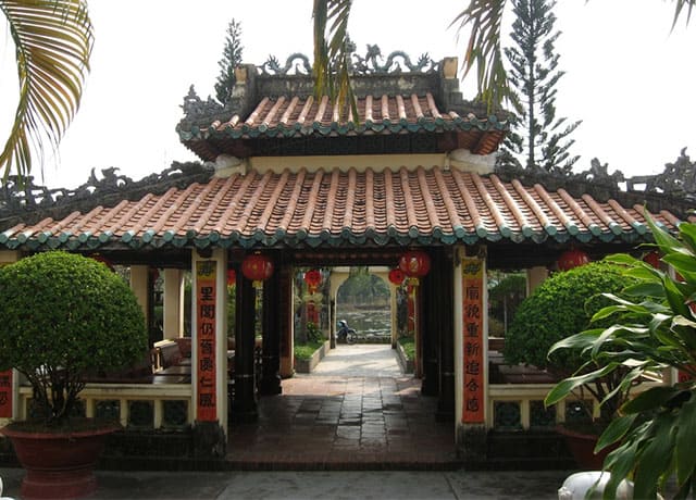 Mộ Mạc Thiên Tứ trên núi Bình San Mộ Mạc Thiên Tứ trên núi Bình San