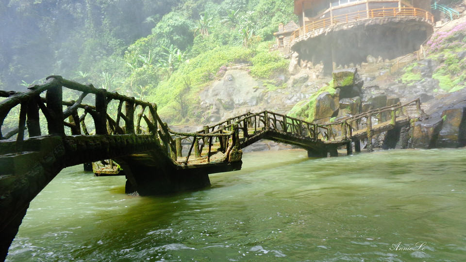 Cây cầu nhỏ Thác Dam'bri Đà Lạt Cây cầu nhỏ Thác Dam'bri Đà Lạt