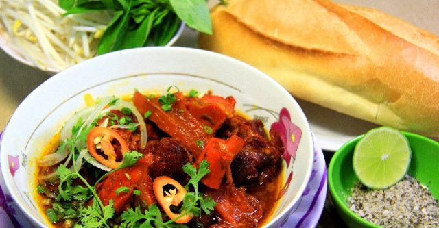 Bành mì bò kho Đà Nẵng 