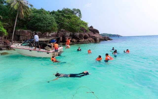Bơi lặn ven bờ biển Bơi lặn ven bờ biển