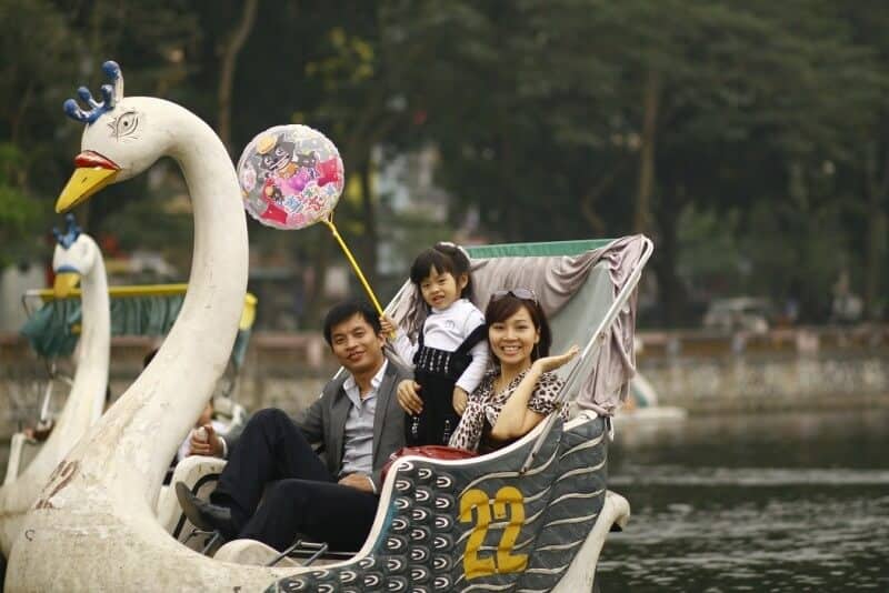 Đạp vịt ở công viên Thủ Lệ